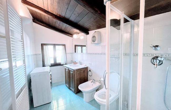 Vicolo - Sleeps 5 With air Con, Wifi, Balcony for Dining and Pool - Photo 17