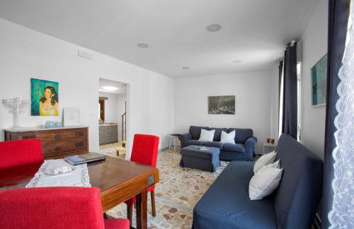 Plaza Suites - Photo 6