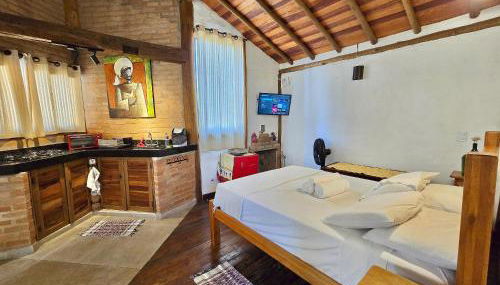 Chalezinho Mata Virgem - perto do centro e cachoeiras, cozinha completa e churrasqueira - Foto 5