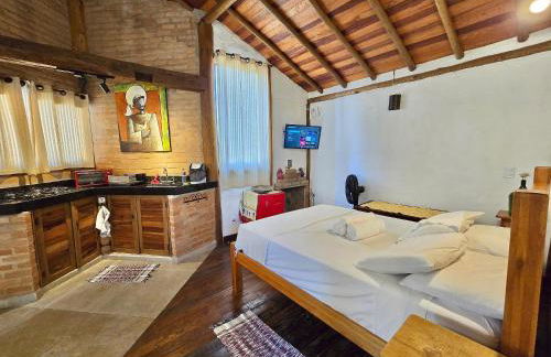 Chalezinho Mata Virgem - perto do centro e cachoeiras, cozinha completa e churrasqueira - Foto 5