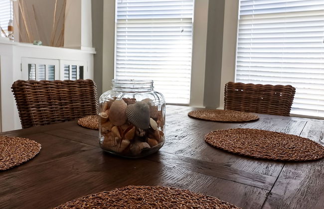 Vibrant Bungalow 2 Minutes to the Beach - Foto 34