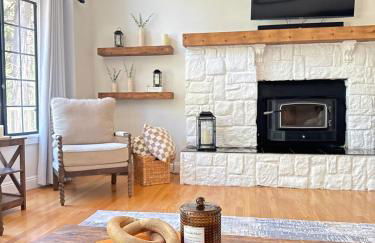 Woodsy Chic Family-Friendly Spacious Getaway - Foto 22