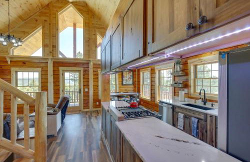 Peaceful Wyoming Cabin with Spacious Deck and Wet Bar! - Foto 11