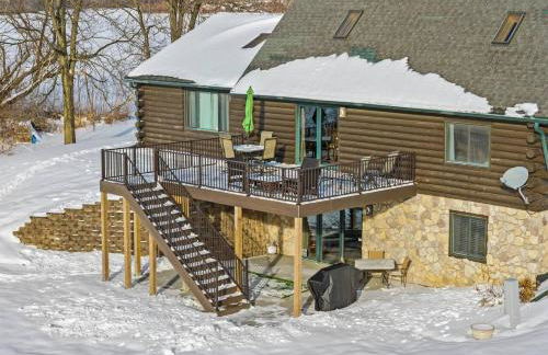Spacious 4BR Cabin • Sleeps 12 • Games •Near Dells - Foto 25