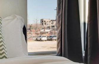 Urban 2BR I Free Parking I King Bed I Workspace - Foto 11