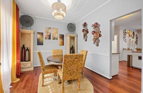 Elegant Retreat Spacious with Outdoor Fireplace - Foto 6