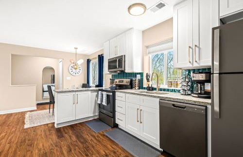 New! Cozy Upper 1BR Flat near Downtown Roseville - Foto 14