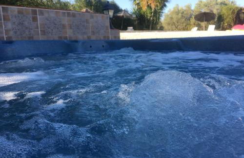 Stunning Villa Felipe, with private pool & hot tub - Foto 22