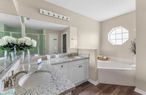 New Listing Pool and Game Room 4BR - Foto 34