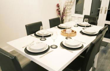 Large 3 Bedroom Home, Sleeps 7, Ideal for Families & Contractors, Long-Stay Friendly, Hosted by Clark Property Estates - Foto 4