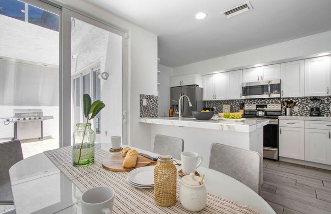 Sea Breeze by Avantstay Across From Fort Lauderdale Beach Pool Out Door Dining Fire pit - Foto 14