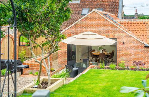 Knyvetts sleeps 6, 3 double beds, pretty garden - Foto 48