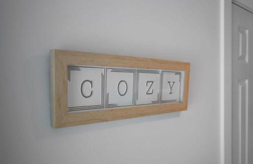 Tranquil Light-Filled Retreat 3BR Ranch - Photo 9