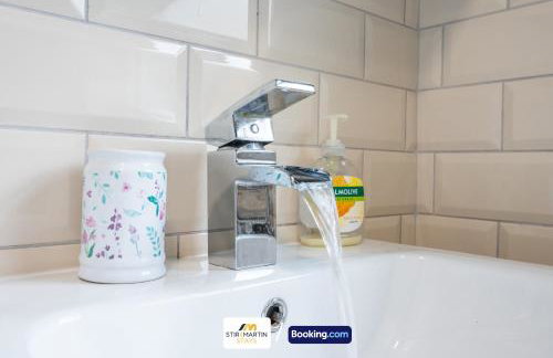 Stylish 2 BR Townhouse By StirkMartin Stays Short Lets & Serviced Accommodation Cardiff With Free Parking & Sleeps5 - Foto 10