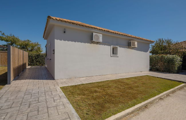 Villa Daphne With Private Pool - Two Bedroom Villa, Sleeps 5 - Photo 1