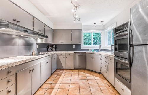 Rhododendron Retreat - Photo 10