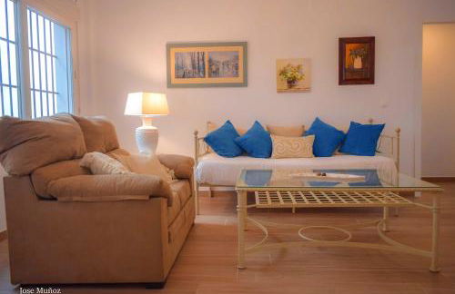Modern Apartment in Peñaflor with Air Conditioning - 85 m² - Foto 1