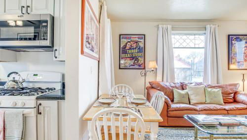 Lovely Elkhart Lake Apartment - Walk to Town! - Foto 5