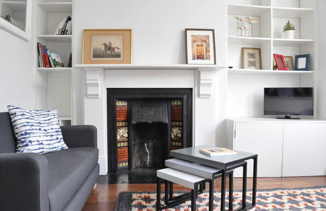 Bright 1 Bedroom Flat Perfect for City Getaway - Photo 9