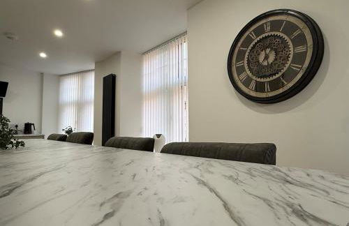 The Drapers - by Caithness Luxury Apartments NC500 - 4 Bedroom Luxury Central NC500 Apartment-Sleeps 8- Sleeps Work teams upto 4 & holiday makers upto 8 - BUDGET FRIENDLY FOR LONG STAY TRADES - CONTACT US - - Foto 9