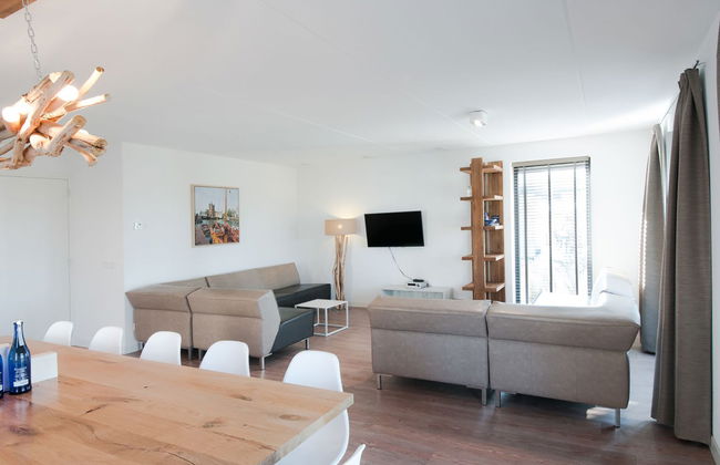 6 bedroom House in Tholen with terrace - Photo 9