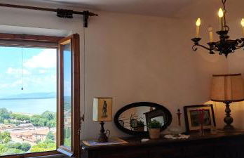 L'incanto del Trasimeno con giardino vista lago nel cuore di Castiglione - Foto 44