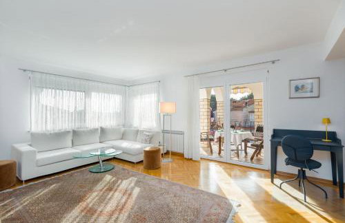 Elegant two-bedroom apartment with terrace in Rovinj - Photo 2