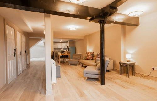 Stylish & modern terraced home Sleeps up to 11 - Foto 18