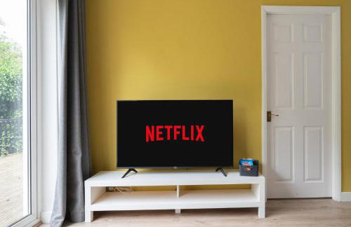 Spacious 5-bedroom home perfect for large groups - Foto 7