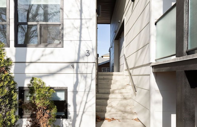 DT 3-lvl Townhouse w Rooftop Patio - Photo 53