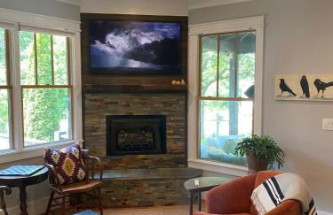 Wanderlust - completely renovated downtown cottage - Foto 12