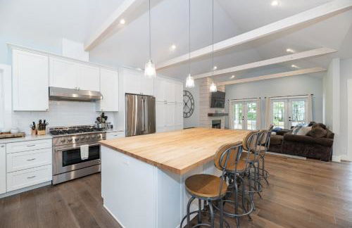 My Blue Haven - Shared lake access across the street! Glamorous home! - Foto 16