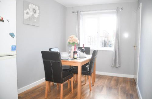 House Sleeps 8 with Garden and Parking - Foto 6