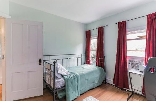 Mountain View Victorian with Convenient Location and Lots of Space tp Play farmhouse - Foto 28