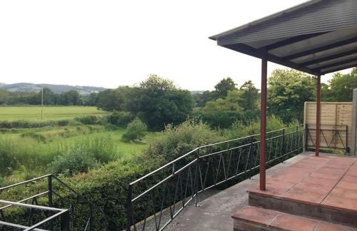 Riverside Chalet in heart of Lampeter, West Wales - Foto 6