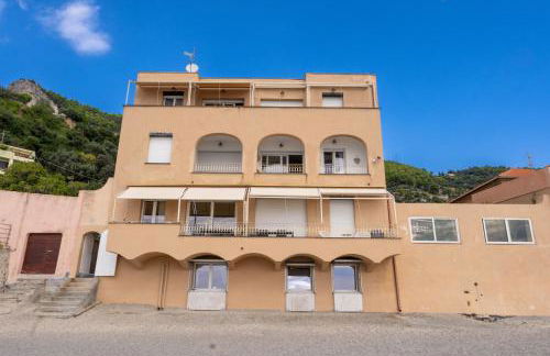 Villa Liliana - Stella Marina - Trilocale Elegante con Balcone Vista Mare - Accesso Diretto alla Spiaggia - Foto 14