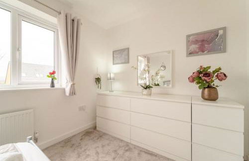 Stylish 3 Bed, 3 Bath, Garden & Drive for 2 cars - Foto 5