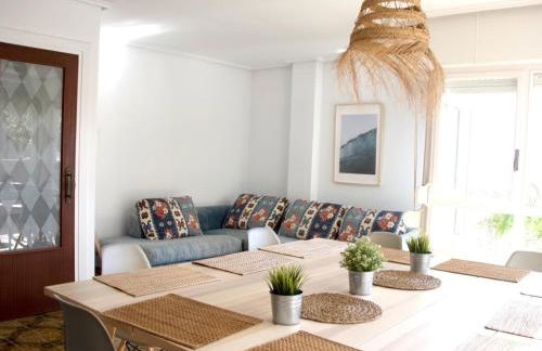 Amplia y cómoda casa en la playa de Berria - Foto 10