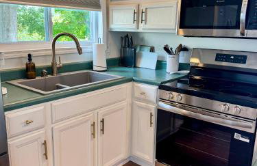 Cozy Lakefront Holiday Getaway! - Foto 14