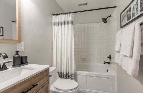 Luxury 3BR with Parking in Heart of DC - Steps to Metro - Foto 36