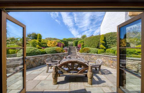 Putsborough Manor 3 Self Catering Cottages with Beach a short walk, dog friendly all year, On site Tennis, Play Area, Paddock, Spa baths, BBQ, Private Gardens, Superfast WIFI - Photo 11