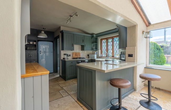 Remarkable 4-bed Cottage in Cearleon - Foto 6