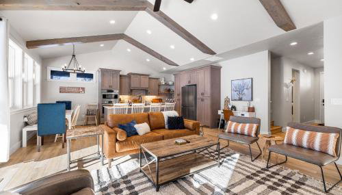 New Mountain Bluebird - walk to lake, golf, and town - game rm - family friendly - sleeps 14 - Foto 5