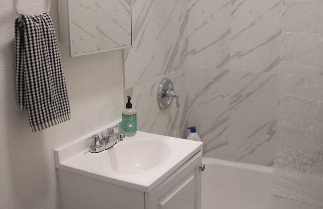 Charming Studio in Beverly Boulevard! Sleeps 2! - Photo 12