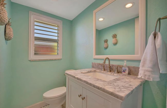 The Crown House 4b Pool Home 6 Mins to IR Beach - Photo 19