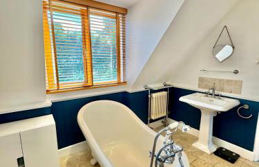 Serene Retreat - Hot Tub - Pool Table - Close to New Forest and Bournemouth Beach - Sleeps 12 - Foto 41