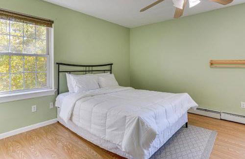 Hike, Ski and Explore Otisville Retreat with Yard! - Foto 17