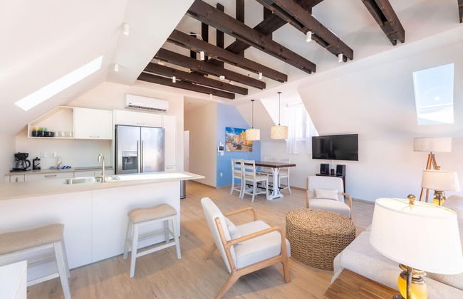 Historic Heartbeat 2BR Townhouse in Central Bliss - Foto 7