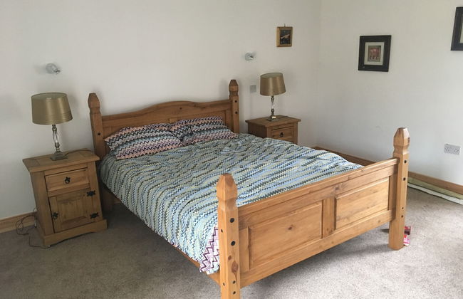 Period Coachhouse on organic farm - Photo 3