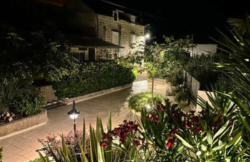 Trogir center exclusive seaview apartment for 4 - Photo 25